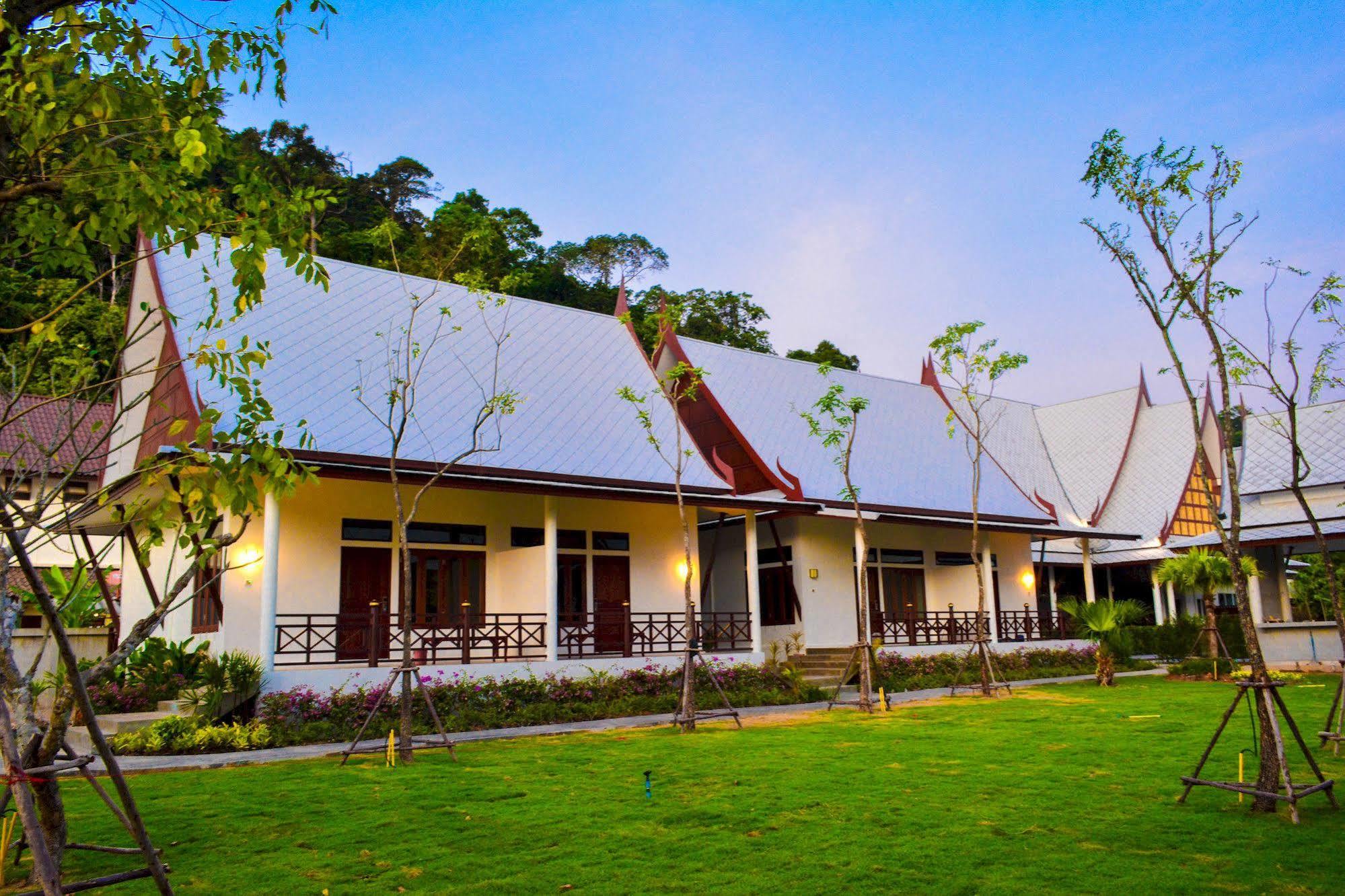 Bhu Tarn Koh Chang Resort & Spa Ngoại thất bức ảnh