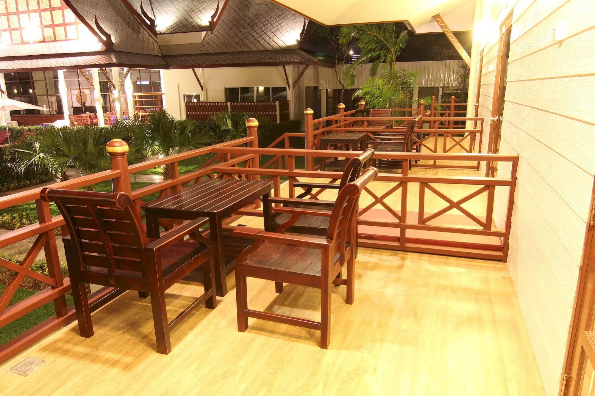 Bhu Tarn Koh Chang Resort & Spa Ngoại thất bức ảnh